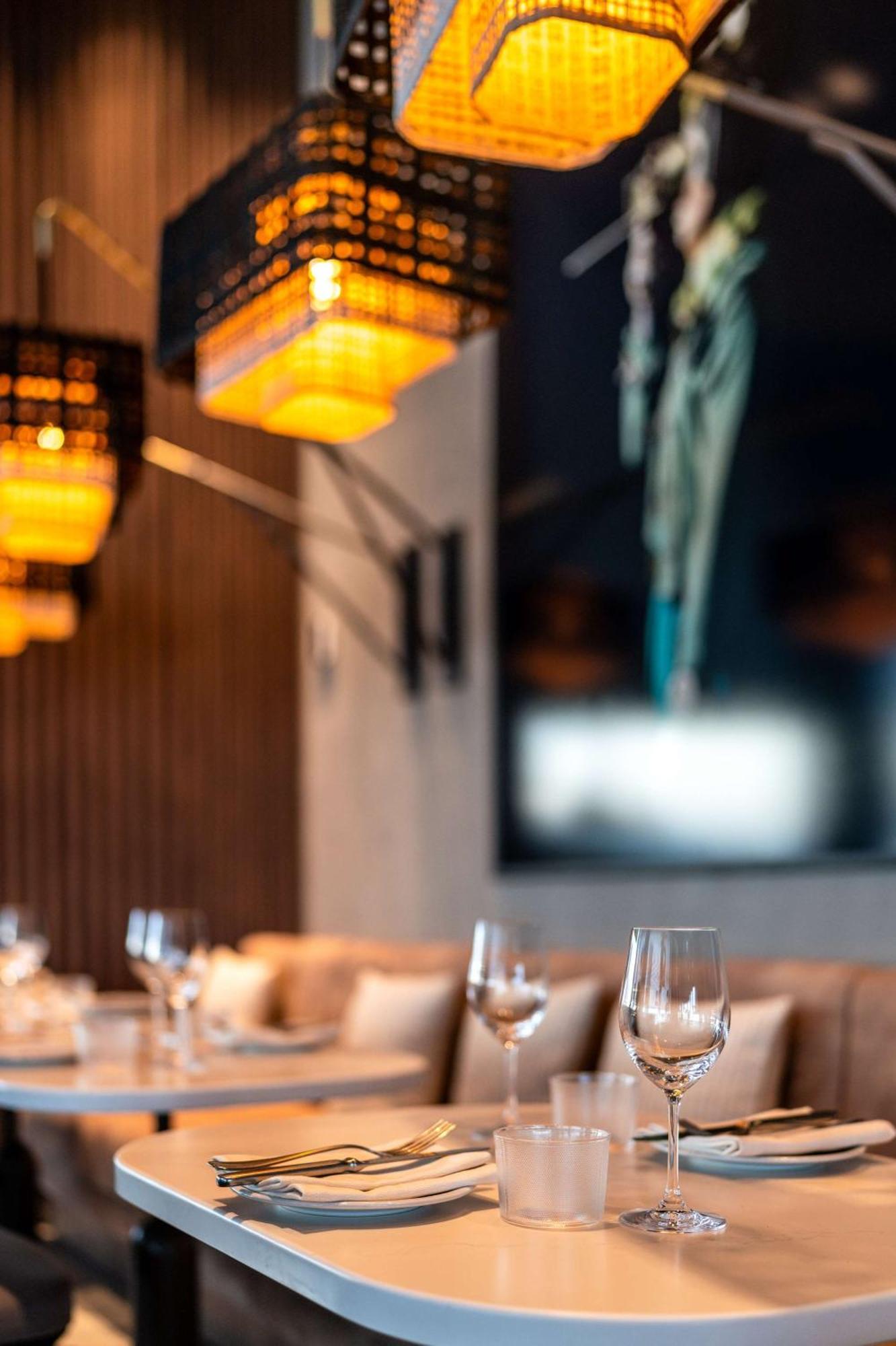 Radisson Blu Hotel At Porsche Design Tower Stuttgart Eksteriør billede