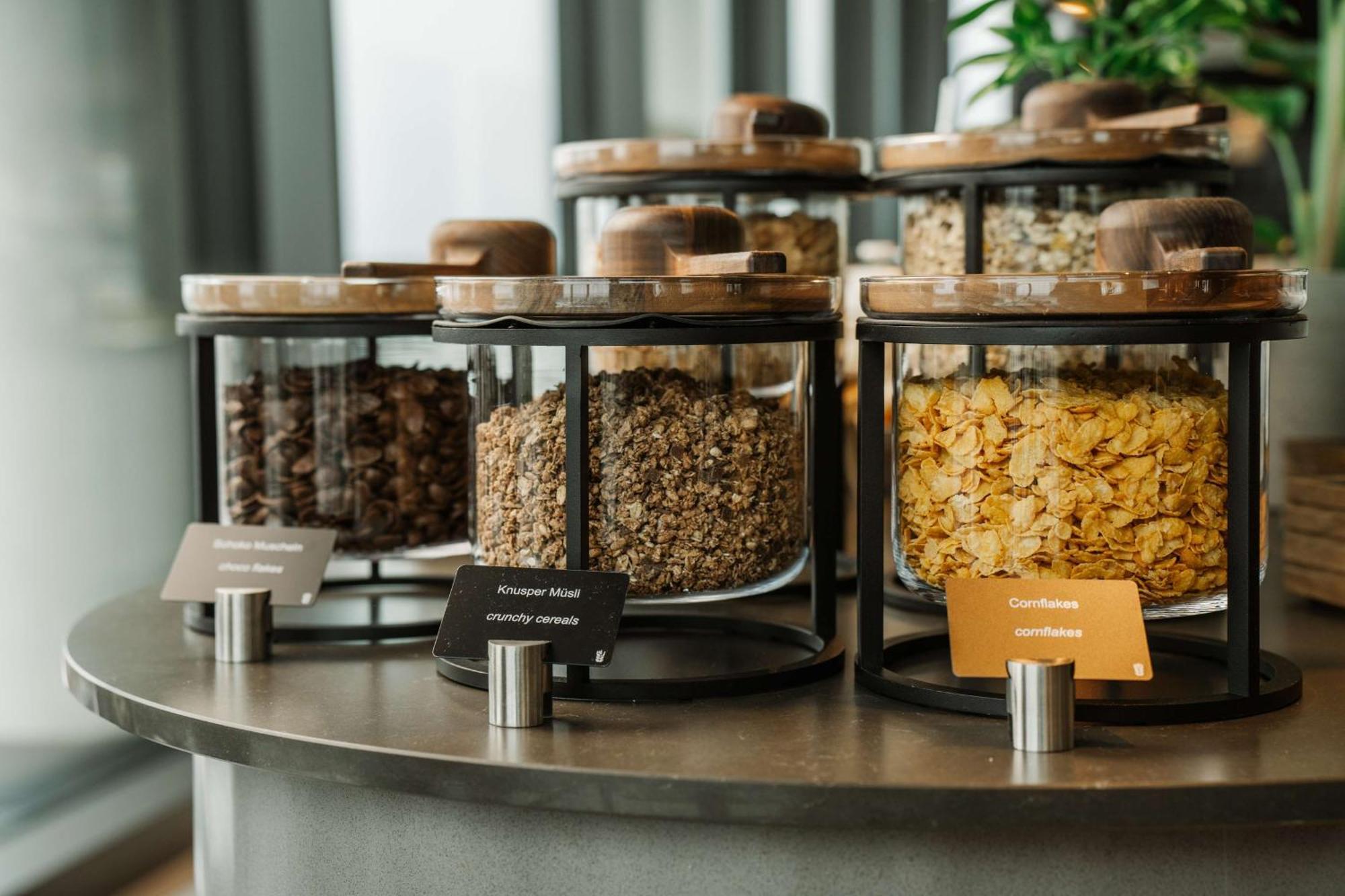 Radisson Blu Hotel At Porsche Design Tower Stuttgart Eksteriør billede