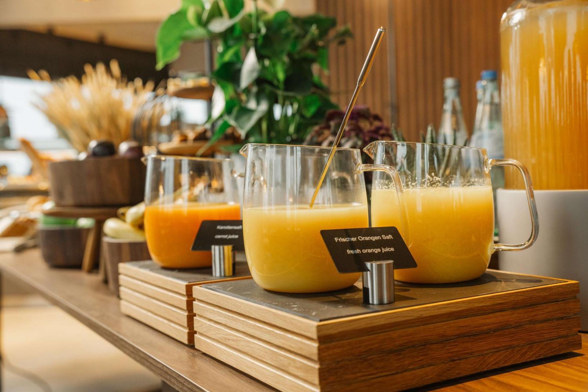 Radisson Blu Hotel At Porsche Design Tower Stuttgart Eksteriør billede