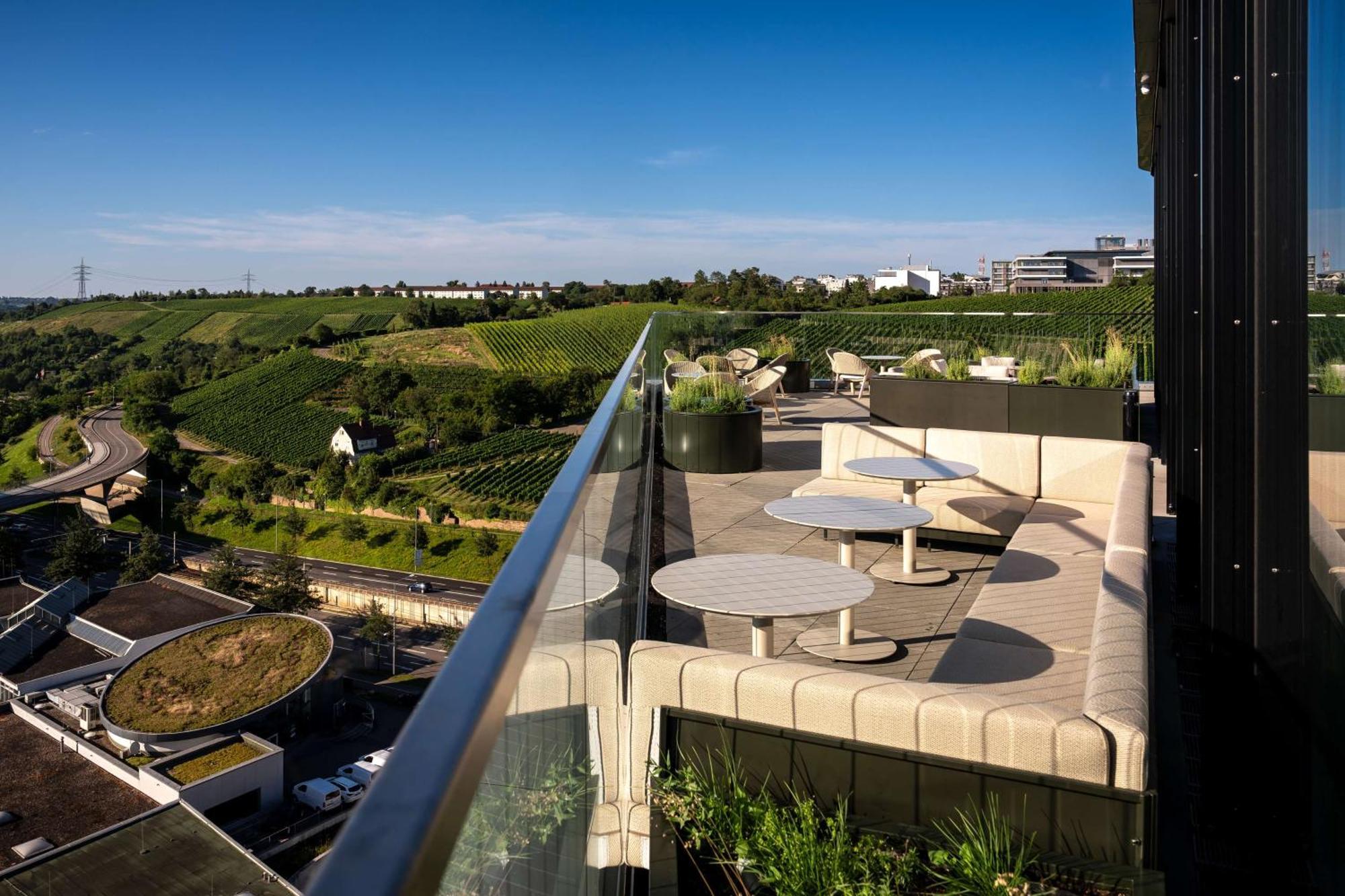Radisson Blu Hotel At Porsche Design Tower Stuttgart Eksteriør billede