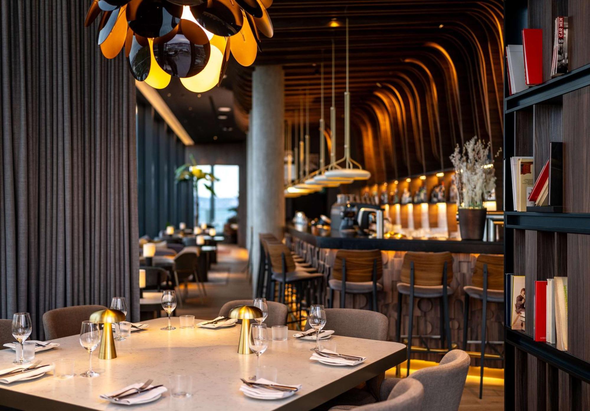 Radisson Blu Hotel At Porsche Design Tower Stuttgart Eksteriør billede