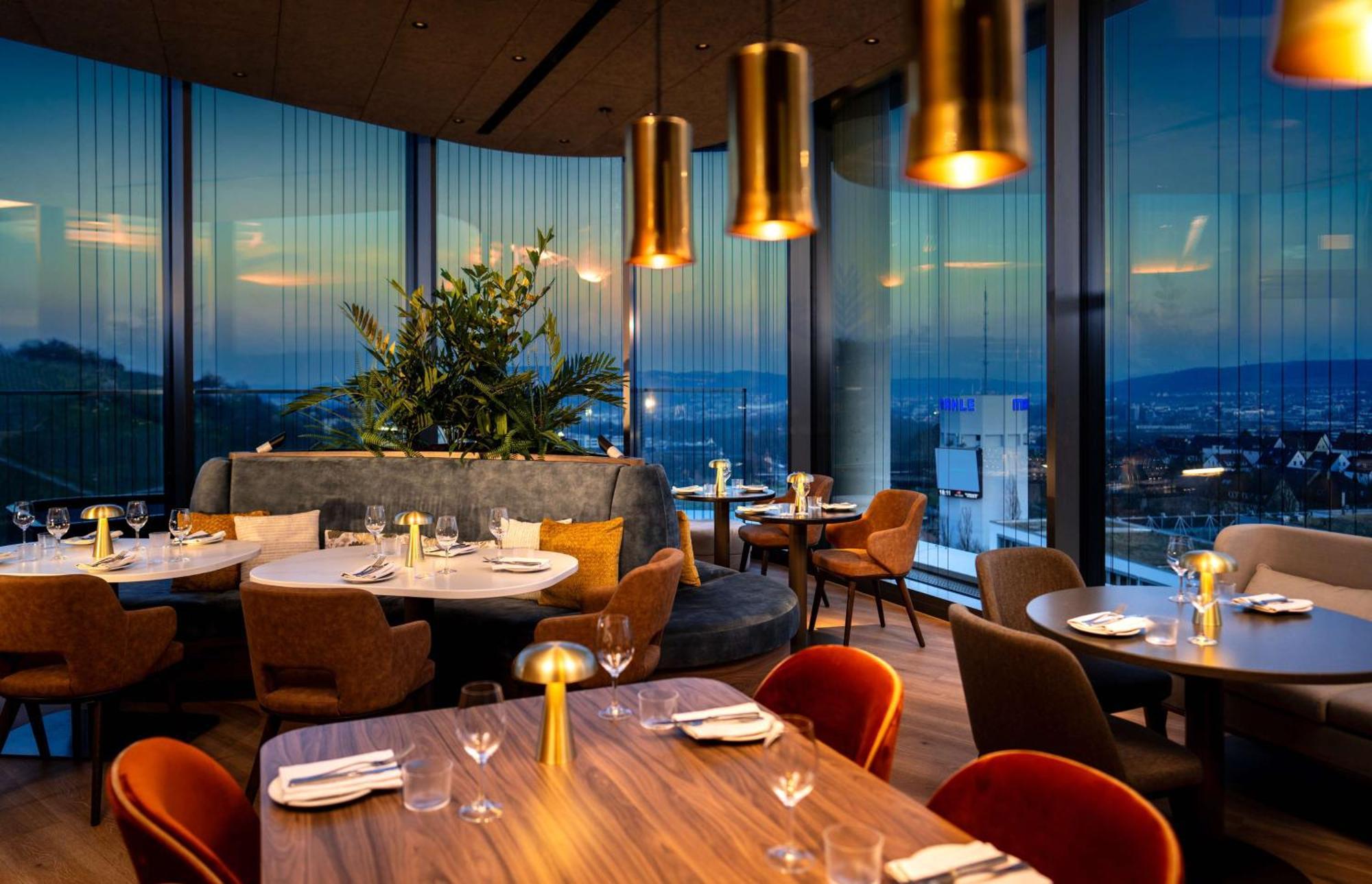 Radisson Blu Hotel At Porsche Design Tower Stuttgart Eksteriør billede
