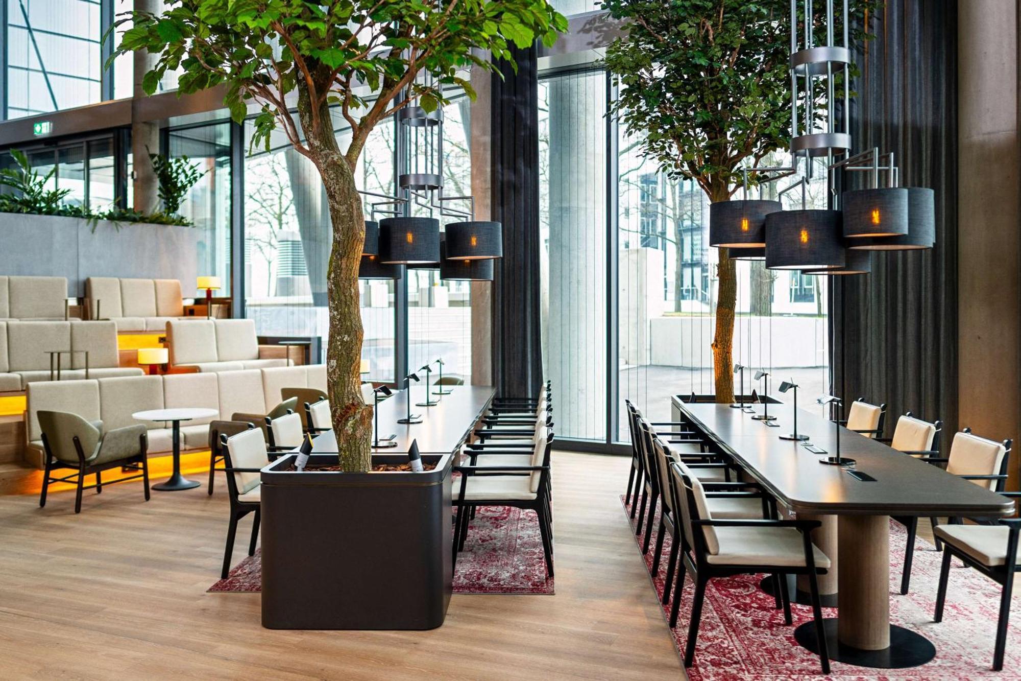 Radisson Blu Hotel At Porsche Design Tower Stuttgart Eksteriør billede